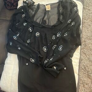 Yaya sequined top Sz S
Bl. w/sequins. Zipper on lower side.